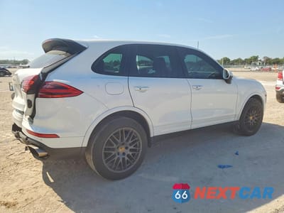 Trzecie zdjęcie samochodu z tyłu: 2017 PORSCHE CAYENNE VIN:WP1AA2A22HKA84866 - miniatura
