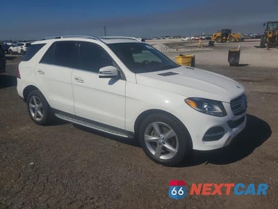 Czwarte zdjęcie samochodu z boku: 2017 MERCEDES-BENZ GLE 350 4MATIC VIN:4JGDA5HB0HA830318 - miniatura