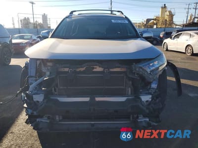 Piąte zdjęcie samochodu w środku: 2019 TOYOTA RAV4 HYBRID LE VIN:JTMMWRFV1KD518041 - miniatura