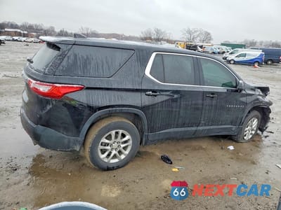 Trzecie zdjęcie samochodu z tyłu: 2021 CHEVROLET TRAVERSE VIN:1GNERFKW9MJ182479 - miniatura