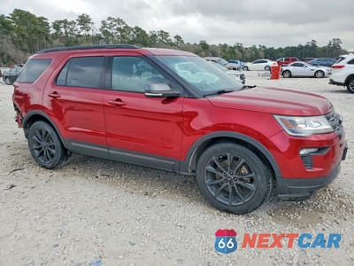 Czwarte zdjęcie samochodu z boku: 2018 FORD EXPLORER XLT VIN:1FM5K7D80JGA79795 - miniatura