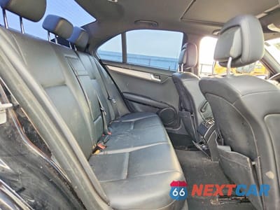 Zdjęcie 10 z 11 samochodu: 2012 MERCEDES-BENZ C 250 VIN:WDDGF4HB2CA605877 - miniatura