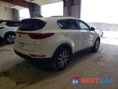 Trzecie zdjęcie samochodu z tyłu: 2017 KIA SPORTAGE EX VIN:KNDPN3AC6H7227707 - miniatura