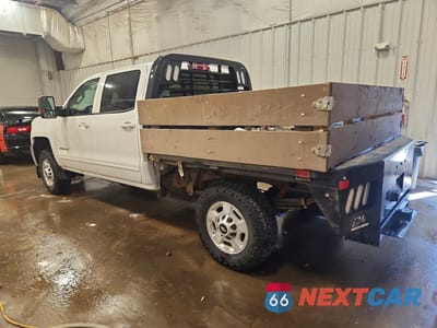 Drugie zdjęcie samochodu z przodu: 2015 CHEVROLET SILVERADO 2500 FLATBED TRUCK VIN:1GC1KVEG0FF531366 - miniatura