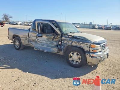 Czwarte zdjęcie samochodu z boku: 2005 GMC NEW SIERRA C1500 VIN:2GTEC19V051210921 - miniatura