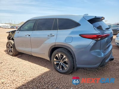 Drugie zdjęcie samochodu z przodu: 2022 TOYOTA HIGHLANDER XLE VIN:5TDHZRBH5NS205107 - miniatura