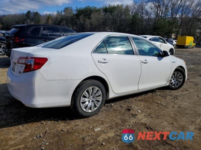 Trzecie zdjęcie samochodu z tyłu: 2012 TOYOTA CAMRY HYBRID LE VIN:4T1BD1FKXCU042230 - miniatura