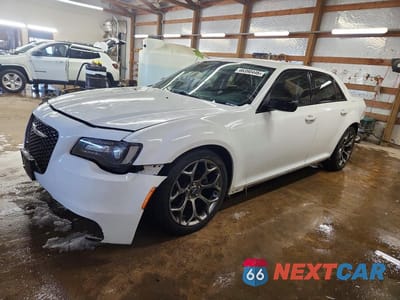 2018 CHRYSLER 300 TOURING 2C3CCAAG4JH294008 - główne zdjęcie licytacji z USA - miniatura