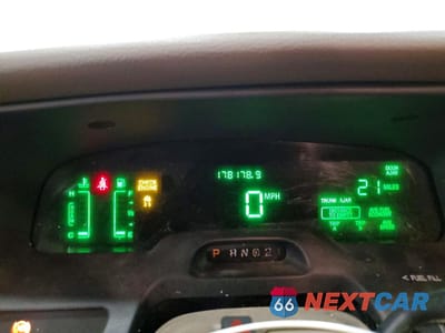 Zdjęcie 9 z 12 samochodu: 2003 FORD CROWN VICTORIA LX VIN:2FAFP74W03X161036 - miniatura