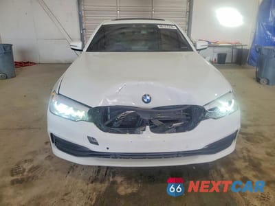 Piąte zdjęcie samochodu w środku: 2019 BMW 530 I VIN:WBAJA5C58KWW15768 - miniatura