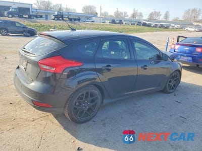 Trzecie zdjęcie samochodu z tyłu: 2015 FORD FOCUS SE VIN:1FADP3K22FL255422 - miniatura