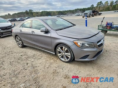 Czwarte zdjęcie samochodu z boku: 2015 MERCEDES-BENZ CLA 250 VIN:WDDSJ4EB5FN251573 - miniatura