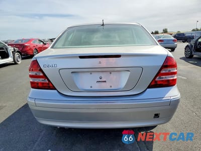 Zdjęcie 6 z 11 samochodu: 2005 MERCEDES-BENZ C 240 VIN:WDBRF61J75F558463 - miniatura