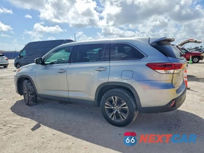 Drugie zdjęcie samochodu z przodu: 2019 TOYOTA HIGHLANDER LE VIN:5TDZZRFHXKS298331 - miniatura