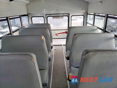 Zdjęcie 6 z 10 samochodu: 2011 CHEVROLET EXPRESS 3500 SCHOOL BUS VIN:1GB3G2BG9B1111744 - miniatura