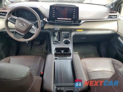 Zdjęcie 8 z 13 samochodu: 2024 TOYOTA SIENNA PLATINUM 7-PASSENGER VIN:5TDESKFC3RS125369 - miniatura