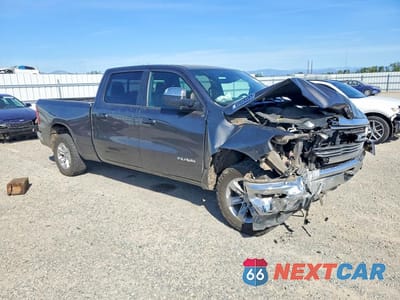 Czwarte zdjęcie samochodu z boku: 2023 RAM 1500 LARAMIE VIN:1C6SRFRT0PN636713 - miniatura