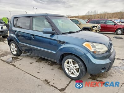 Czwarte zdjęcie samochodu z boku: 2011 KIA SOUL + VIN:KNDJT2A2XB7260987 - miniatura