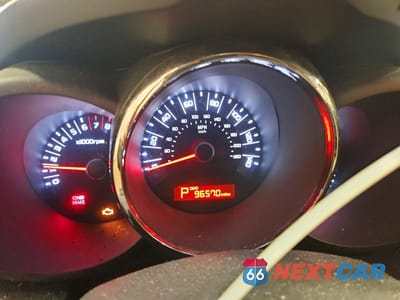 Zdjęcie 9 z 12 samochodu: 2011 KIA SOUL + VIN:KNDJT2A29B7331015 - miniatura