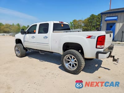 Drugie zdjęcie samochodu z przodu: 2013 GMC SIERRA K2500 DENALI VIN:1GT125E85DF193176 - miniatura