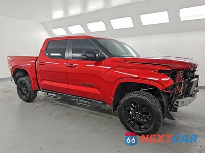 Czwarte zdjęcie samochodu z boku: 2025 TOYOTA TUNDRA LIMITED VIN:5TFWA5DB2SX245179 - miniatura