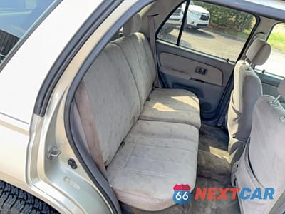 Zdjęcie 6 z 10 samochodu: 2002 TOYOTA 4RUNNER SR5 VIN:JT3GN86R920253538 - miniatura