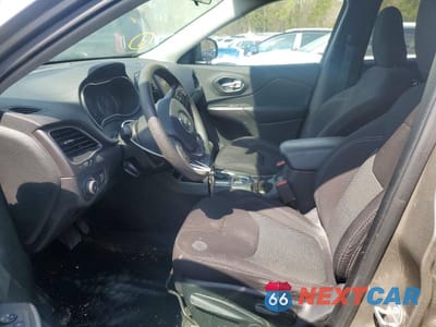 Zdjęcie 7 z 13 samochodu: 2019 JEEP CHEROKEE LATITUDE VIN:1C4PJLCB5KD360306 - miniatura