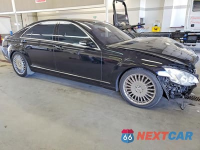 Czwarte zdjęcie samochodu z boku: 2007 MERCEDES-BENZ S 550 VIN:WDDNG71X97A067812 - miniatura