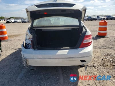 Zdjęcie 6 z 12 samochodu: 2010 MERCEDES-BENZ C 300 VIN:WDDGF5EB3AF429383 - miniatura