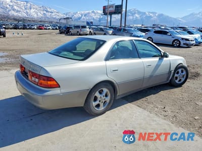 Trzecie zdjęcie samochodu z tyłu: 1998 LEXUS ES 300 BASE VIN:JT8BF28G4W0105474 - miniatura