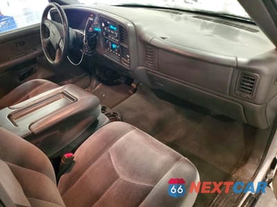 Zdjęcie 8 z 11 samochodu: 2003 GMC NEW SIERRA K1500 VIN:1GTEK19T33E288915 - miniatura