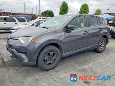 2017 TOYOTA RAV4 LE JTMZFREV7HJ721260 - główne zdjęcie licytacji z USA - miniatura