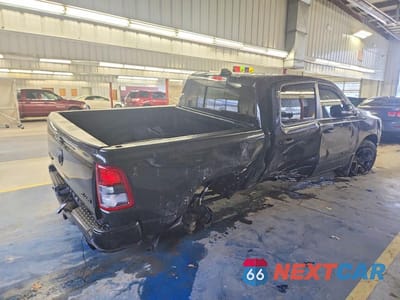 Trzecie zdjęcie samochodu z tyłu: 2020 RAM 1500 BIG HORN VIN:1C6SRFFT1LN327637 - miniatura