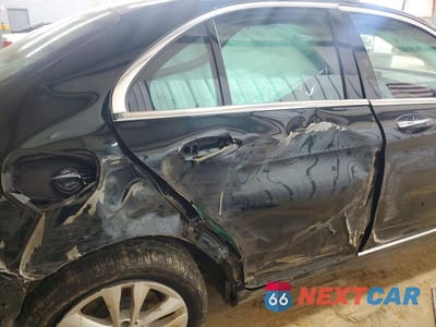 Zdjęcie 10 z 12 samochodu: 2019 MERCEDES-BENZ C 300 4MATIC VIN:55SWF8EB6KU318368 - miniatura