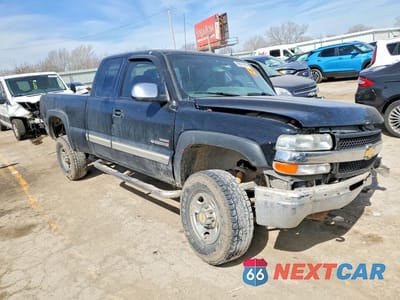 Czwarte zdjęcie samochodu z boku: 2002 CHEVROLET SILVERADO K2500 HEAVY DUTY VIN:1GCHK29132E247412 - miniatura