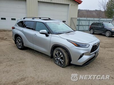Czwarte zdjęcie samochodu z boku: 2022 TOYOTA HIGHLANDER XLE VIN:5TDGZRBH8NS236556 - miniatura