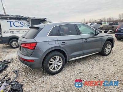 Trzecie zdjęcie samochodu z tyłu: 2020 AUDI Q5 PREMIUM VIN:WA1ANAFY3L2096895 - miniatura