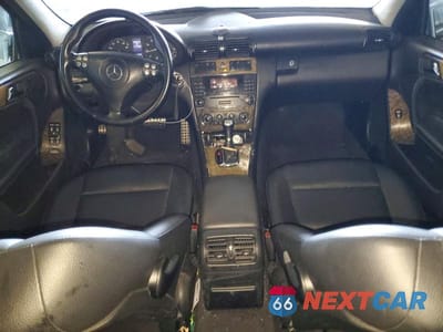 Zdjęcie 8 z 11 samochodu: 2007 MERCEDES-BENZ C 230 VIN:WDBRF52H67A956933 - miniatura