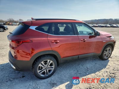 Trzecie zdjęcie samochodu z tyłu: 2021 KIA SELTOS S VIN:KNDEUCAA1M7226449 - miniatura