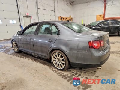 Drugie zdjęcie samochodu z przodu: 2010 VOLKSWAGEN JETTA LIMITED VIN:3VWAZ7AJ4AM075371 - miniatura