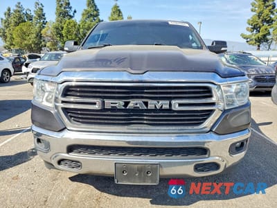 Piąte zdjęcie samochodu w środku: 2019 RAM 1500 VIN:1C6RREFT1KN813839 - miniatura