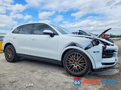 Czwarte zdjęcie samochodu z boku: 2022 PORSCHE CAYENNE VIN:WP1AA2AY6NDA06210 - miniatura