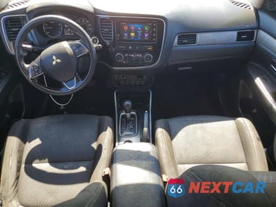Zdjęcie 8 z 12 samochodu: 2018 MITSUBISHI OUTLANDER SE VIN:JA4AD3A3XJZ016300 - miniatura