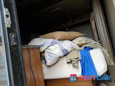 Piąte zdjęcie samochodu w środku: 2017 KEYSTONE SPRINGDALE CAMPER VIN:4YDT38F2XH3102201 - miniatura