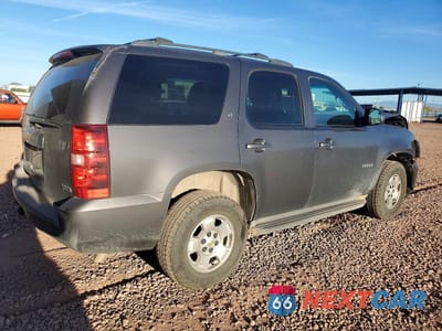 Trzecie zdjęcie samochodu z tyłu: 2011 CHEVROLET TAHOE K1500 LT VIN:1GNSKBE06BR168772 - miniatura