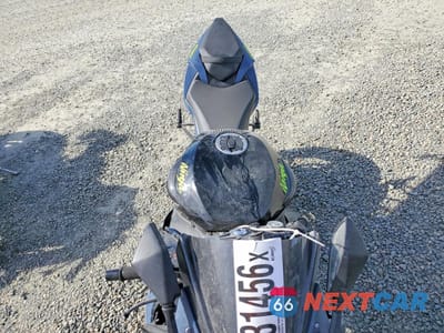 Piąte zdjęcie samochodu w środku: 2022 KAWASAKI ZX636 K VIN:JKBZXJH13NA013483 - miniatura