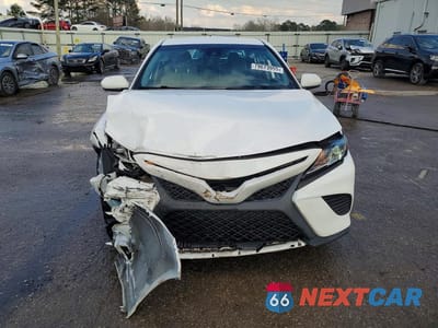 Piąte zdjęcie samochodu w środku: 2020 TOYOTA CAMRY SE VIN:4T1G11AK5LU977998 - miniatura