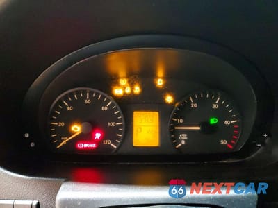 Zdjęcie 9 z 12 samochodu: 2015 MERCEDES BENZ SPRINTER 2500 REFRIGERATED DELIVERY VAN VIN:WD3PE8CC4F5960447 - miniatura