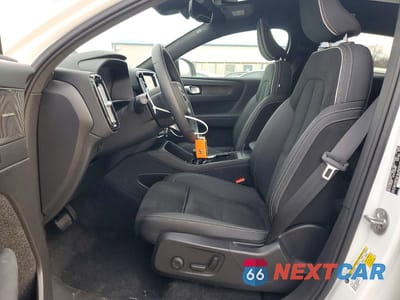 Zdjęcie 7 z 12 samochodu: 2023 VOLVO C40 RECHARGE ULTIMATE VIN:YV4ED3GM1P2053970 - miniatura