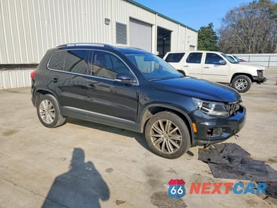 Czwarte zdjęcie samochodu z boku: 2013 VOLKSWAGEN TIGUAN S VIN:WVGBV3AX6DW613729 - miniatura